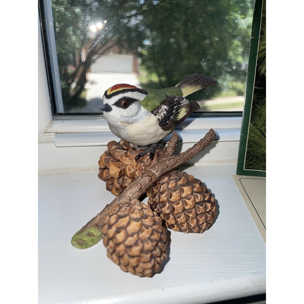 Lenox Garden Bird Collection Golden Crowned Kinglet Porcelain Bird Figurine 1991